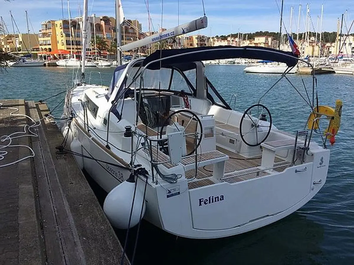 Oceanis 38