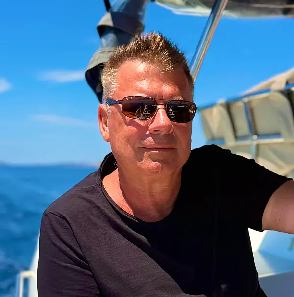 Yacht sales